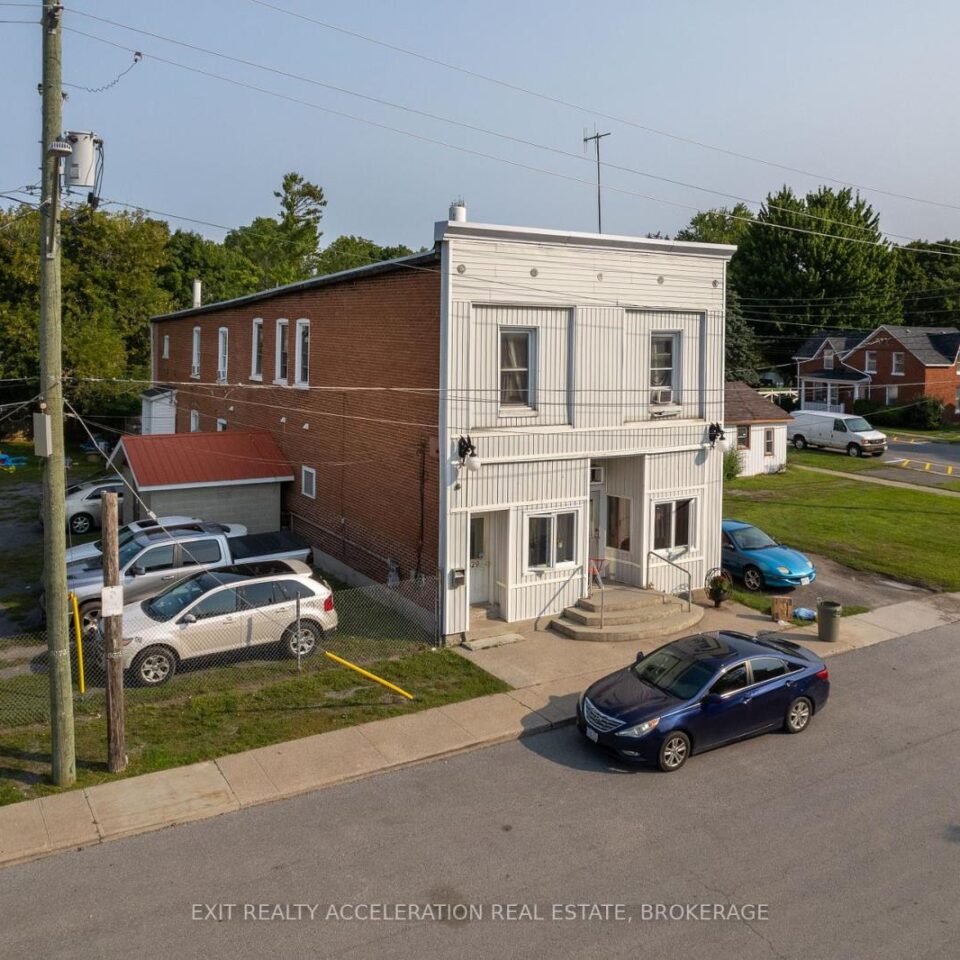 329 Edmon Street, Deseronto